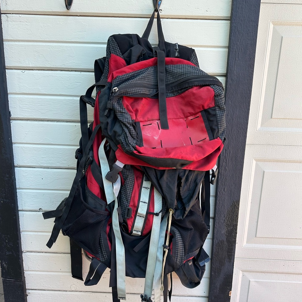 Gregory Denali- Flo Form II- Red and Black Hiking Backpack (Extra Large Size)